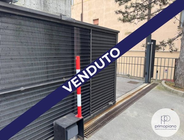 ufficio in vendita a Trieste in zona Barcola
