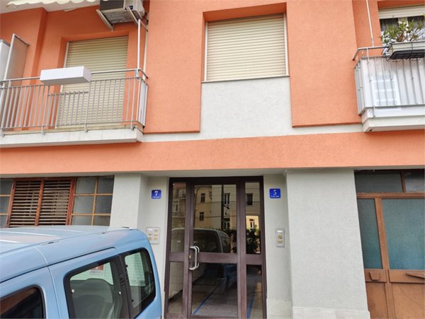 appartamento in vendita a Trieste in zona Campi Elisi