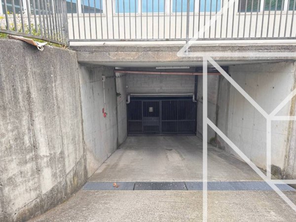 locale di sgombero in vendita a Trieste in zona Valmaura