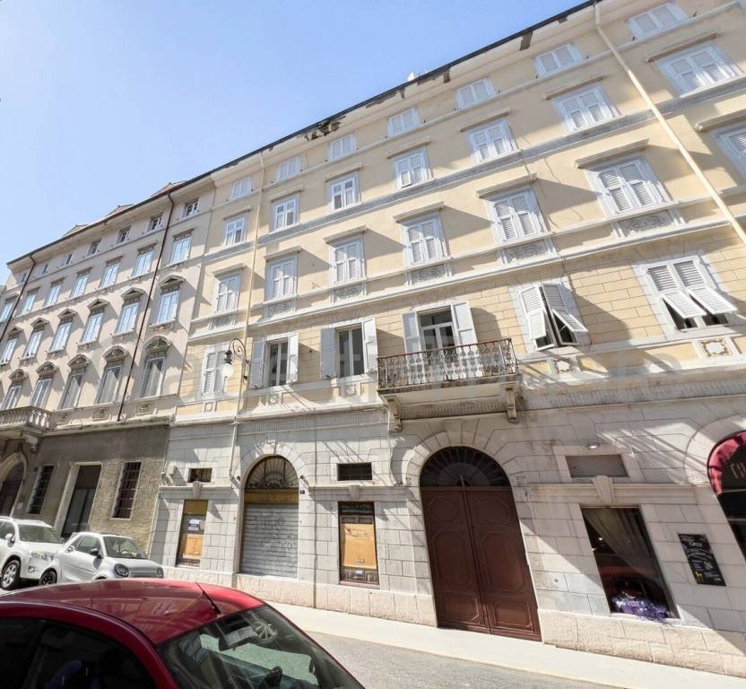 appartamento in vendita a Trieste in zona Cavana