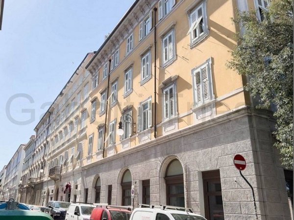 appartamento in vendita a Trieste in zona Città Vecchia
