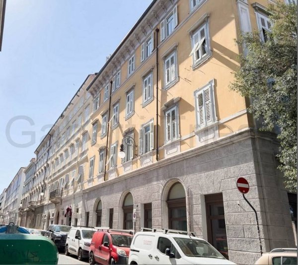 appartamento in vendita a Trieste in zona Città Vecchia