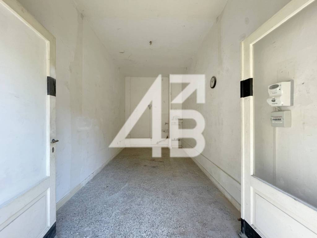 negozio in vendita a Trieste in zona Scorcola