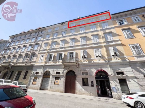 appartamento in vendita a Trieste in zona Città Vecchia