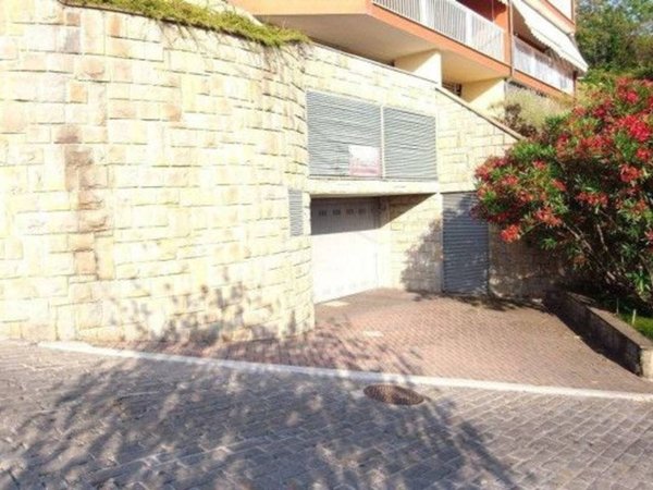 negozio in vendita a Trieste in zona Barcola