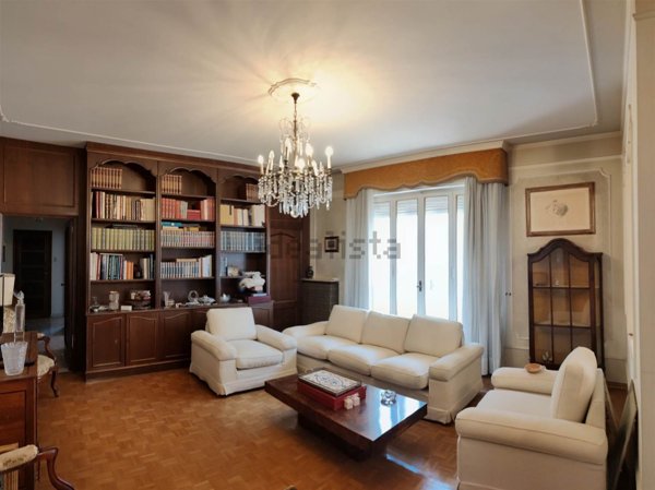 appartamento in vendita a Trieste in zona Borgo Teresiano