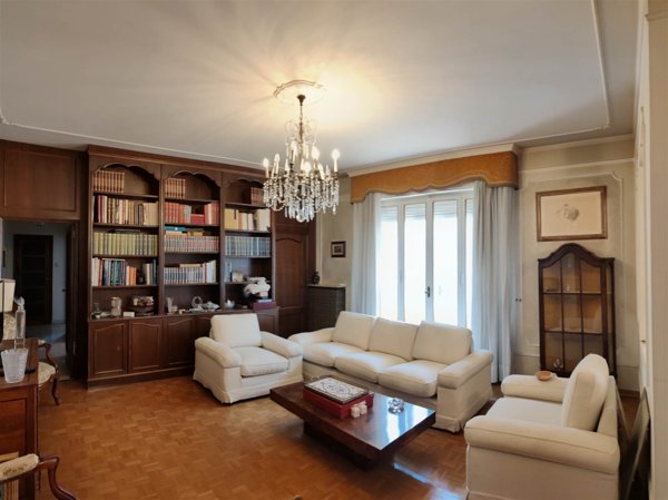 appartamento in vendita a Trieste in zona Borgo Teresiano