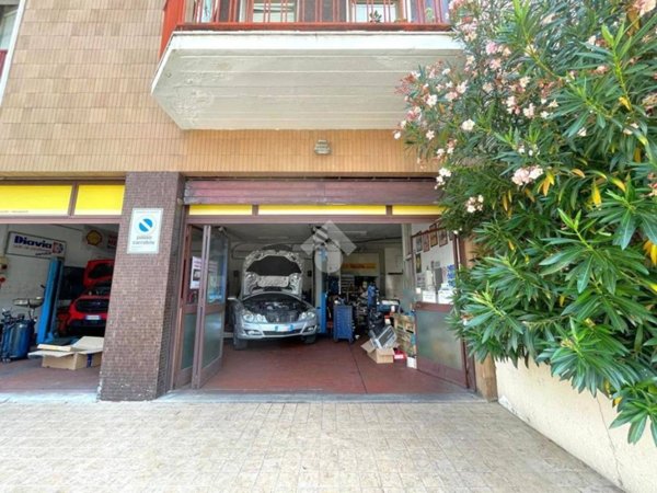 negozio in vendita a Trieste in zona Rozzol