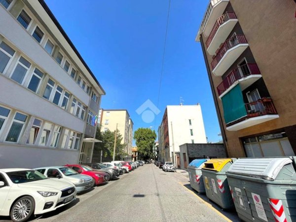 negozio in vendita a Trieste in zona Rozzol