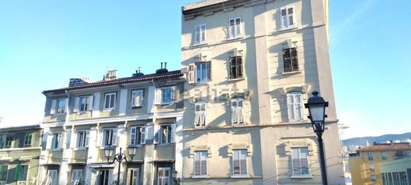 casa semindipendente in vendita a Trieste in zona San Giacomo