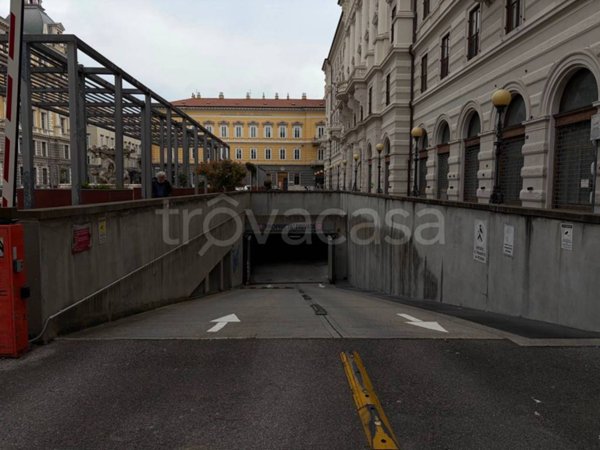 appartamento in vendita a Trieste in zona Borgo Teresiano
