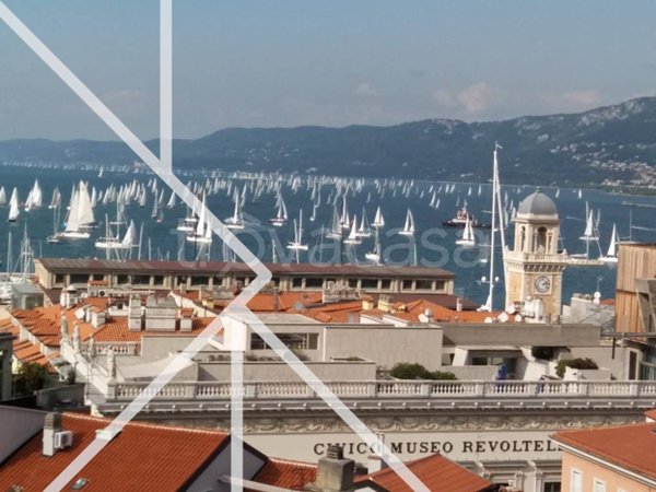 appartamento in vendita a Trieste in zona Città Vecchia
