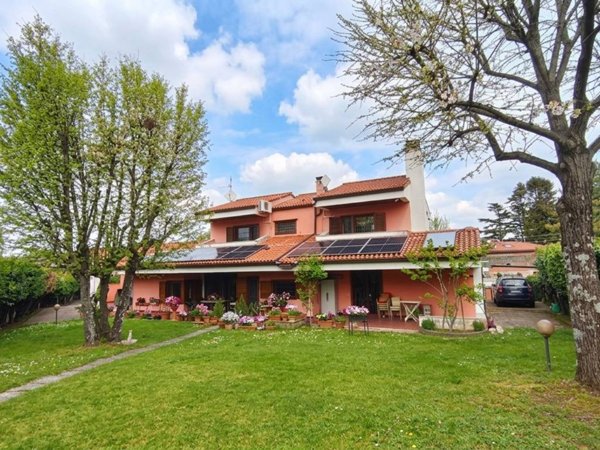 casa indipendente in vendita a Trieste in zona Opicina