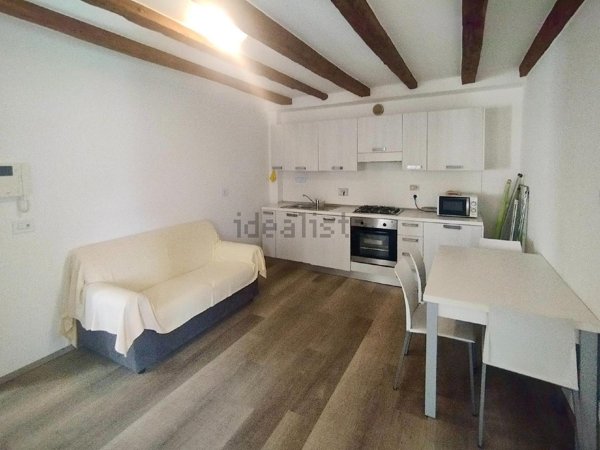 appartamento in vendita a Trieste in zona Roiano