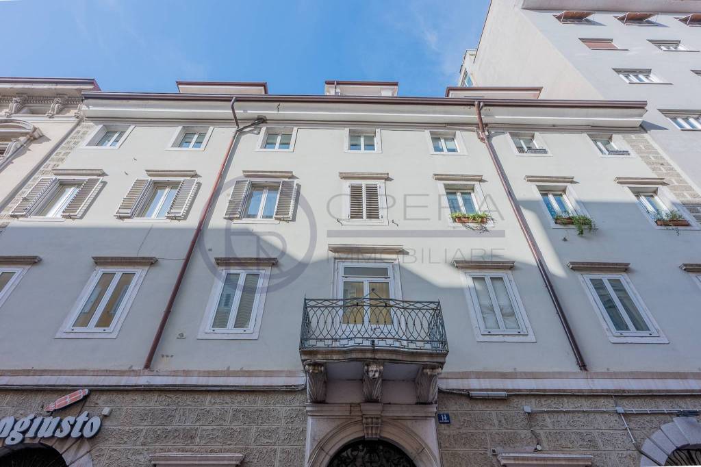 appartamento in vendita a Trieste in zona Borgo Teresiano
