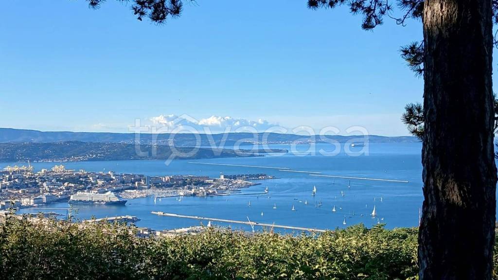 casa indipendente in vendita a Trieste in zona Opicina