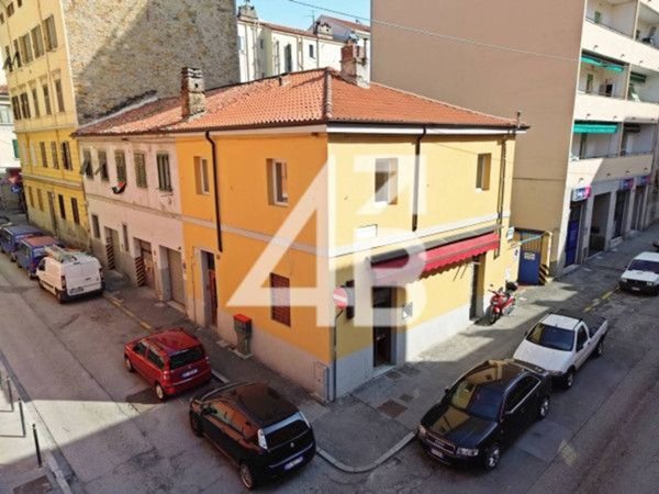 appartamento in vendita a Trieste in zona San Giacomo