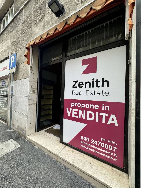negozio in vendita a Trieste in zona Borgo Teresiano