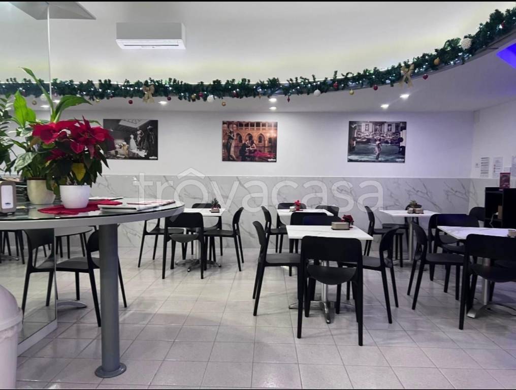 negozio in vendita a Trieste in zona Borgo Teresiano