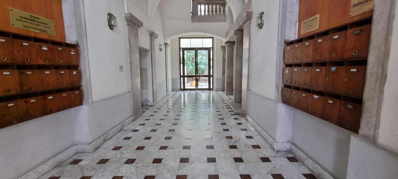 appartamento in vendita a Trieste in zona Borgo Teresiano