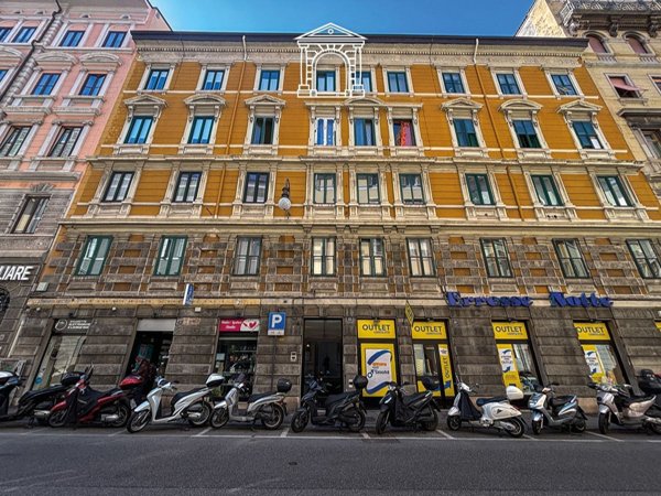 appartamento in vendita a Trieste in zona Borgo Teresiano