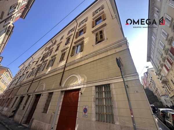 appartamento in vendita a Trieste in zona Cavana