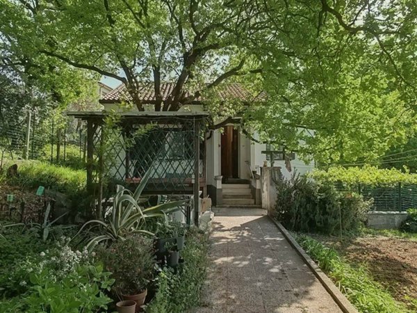 casa indipendente in vendita a Trieste in zona Cattinara