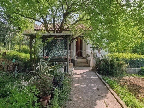 casa indipendente in vendita a Trieste