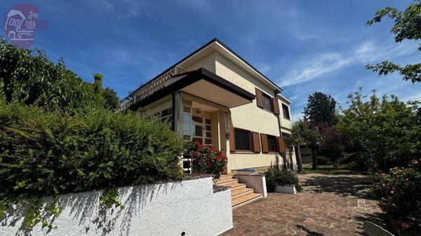 casa indipendente in vendita a Trieste in zona Cologna