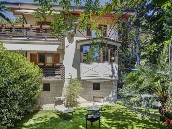 casa indipendente in vendita a Trieste in zona Scorcola