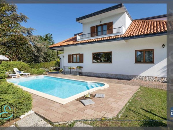 casa indipendente in vendita a Trieste in zona Opicina
