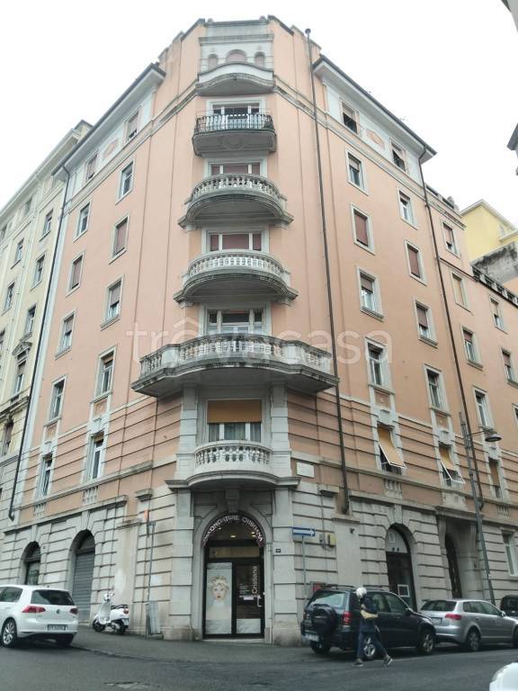 negozio in vendita a Trieste in zona San Vito