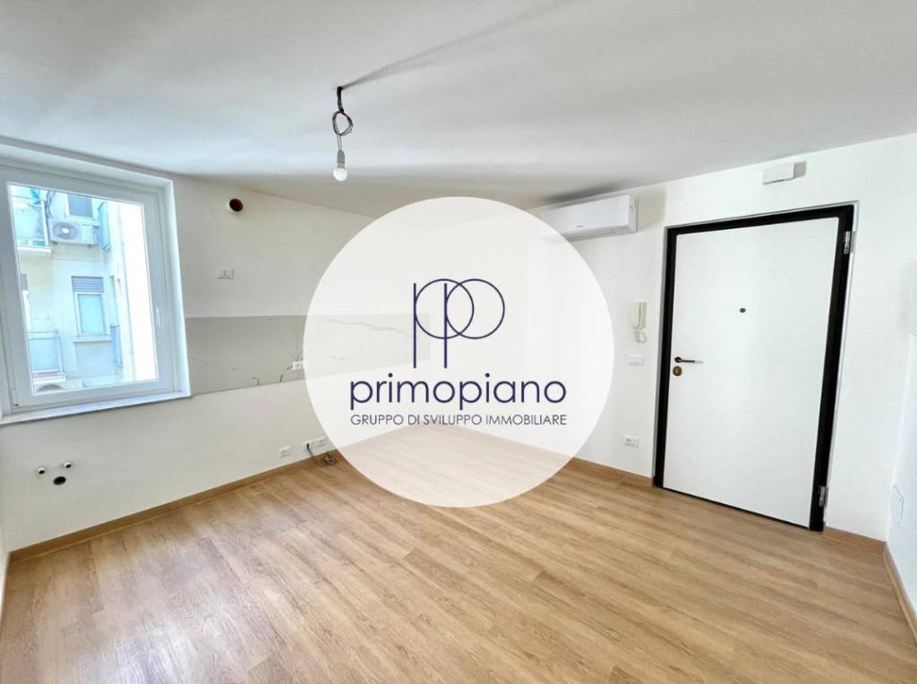 appartamento in vendita a Trieste in zona Borgo Teresiano
