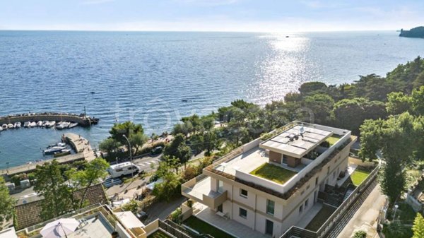 appartamento in vendita a Trieste in zona Barcola