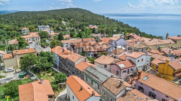 casa indipendente in vendita a Trieste in zona Santa Croce