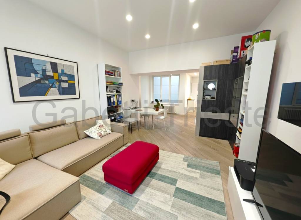 appartamento in vendita a Trieste in zona Borgo Teresiano