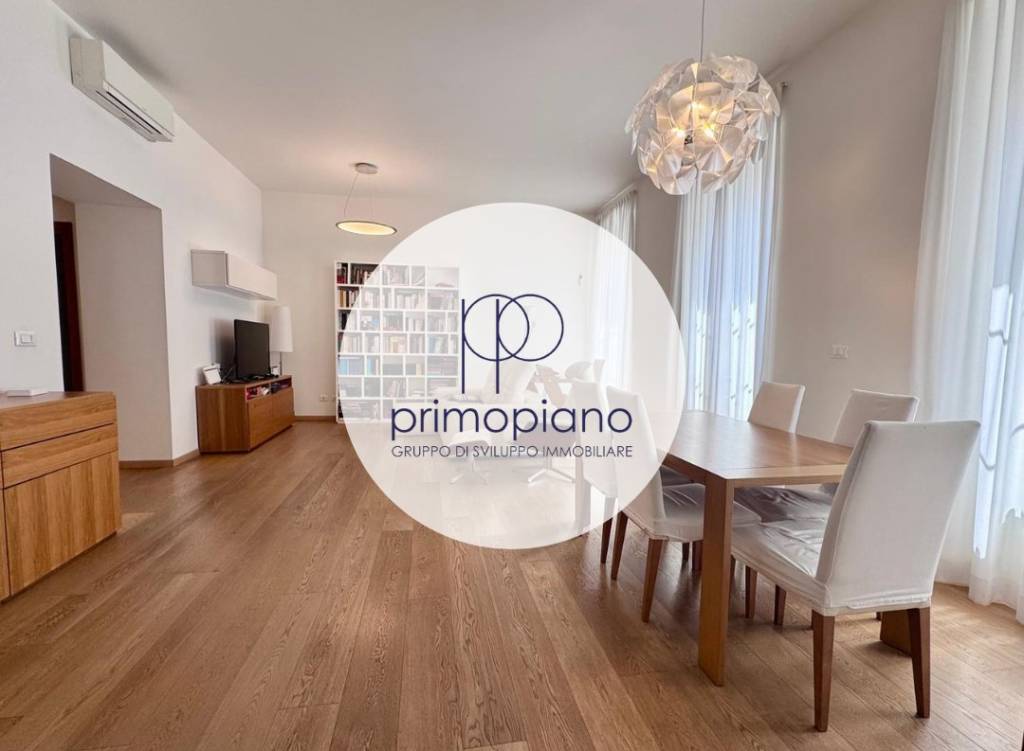 appartamento in vendita a Trieste in zona Borgo Teresiano
