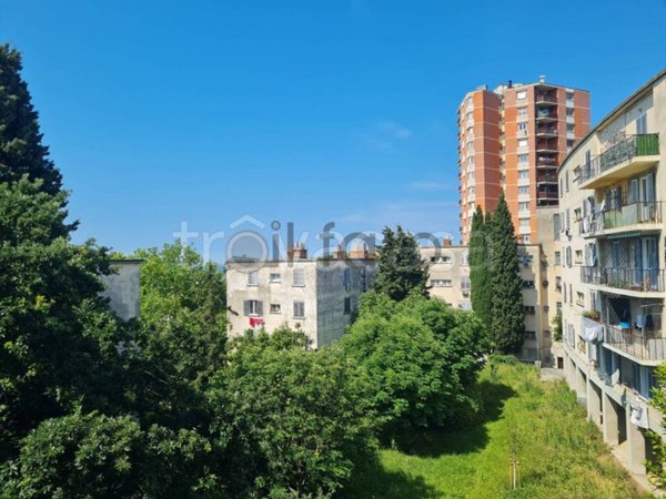 appartamento in vendita a Trieste in zona Campi Elisi