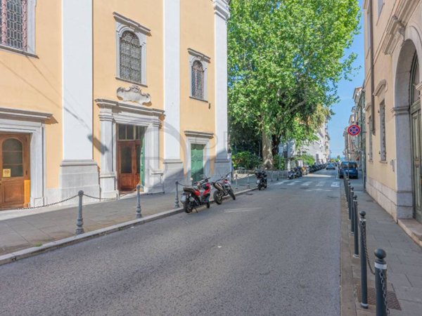 appartamento in vendita a Trieste in zona Cavana