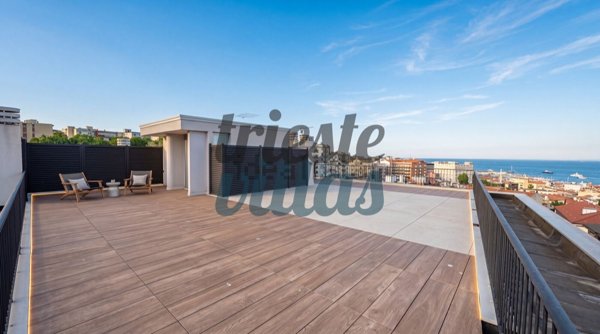 appartamento in vendita a Trieste in zona Barriera vecchia