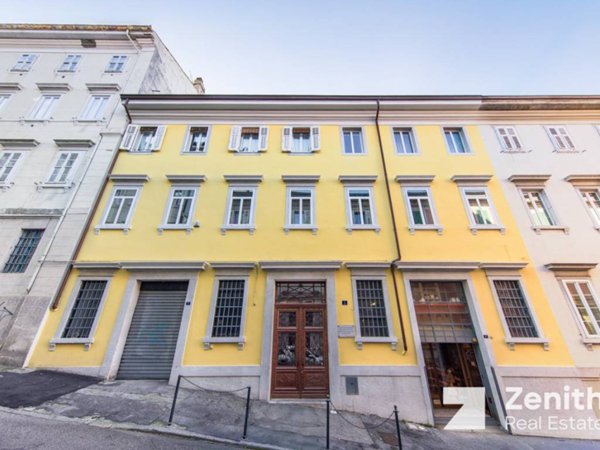 appartamento in vendita a Trieste in zona Città Vecchia
