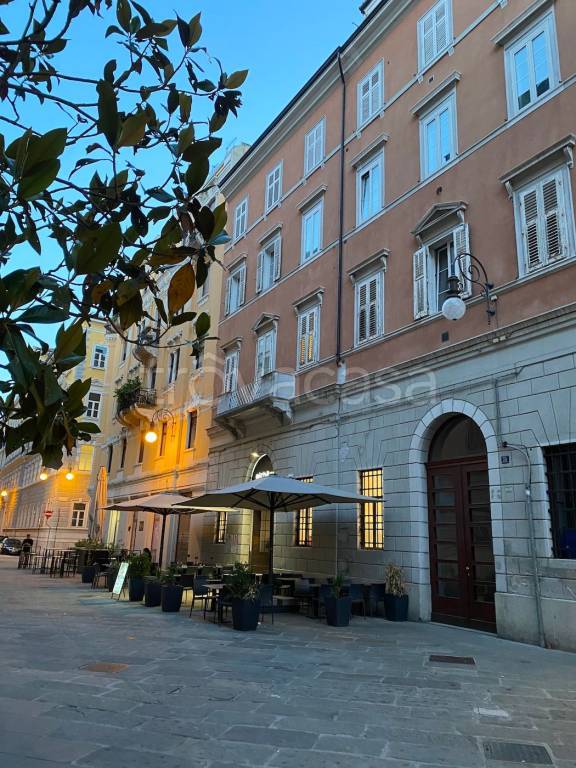 appartamento in vendita a Trieste in zona Città Vecchia