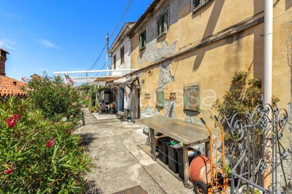 casa indipendente in vendita a Trieste in zona Barcola