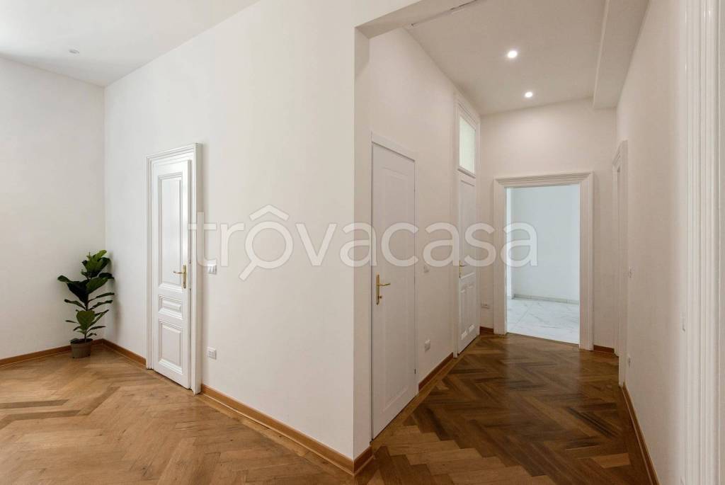 appartamento in vendita a Trieste in zona Borgo Teresiano