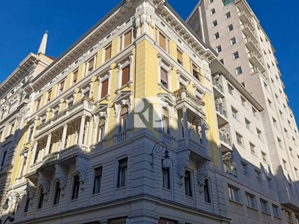 appartamento in vendita a Trieste in zona Borgo Teresiano