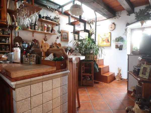 casa indipendente in vendita a Trieste in zona Scorcola