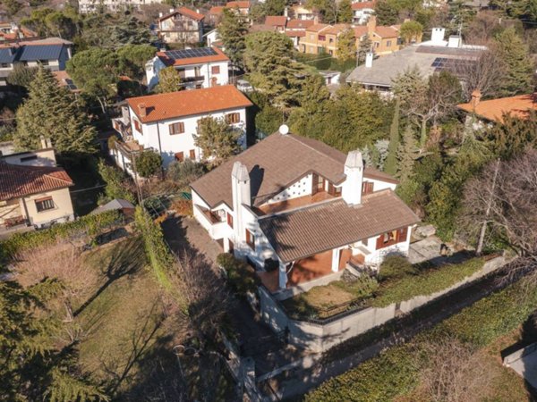 casa indipendente in vendita a Trieste in zona Grignano