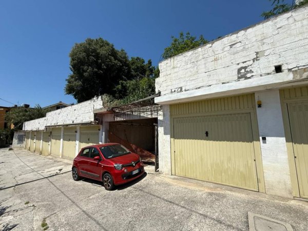 casa indipendente in vendita a Trieste in zona Roiano