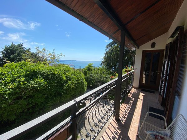 casa indipendente in vendita a Trieste in zona Roiano