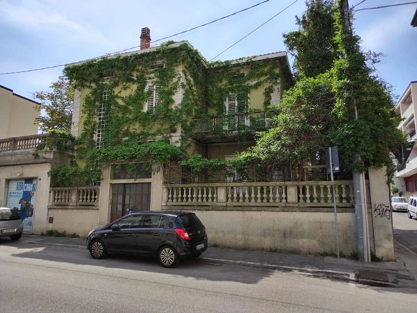 casa indipendente in vendita a Trieste